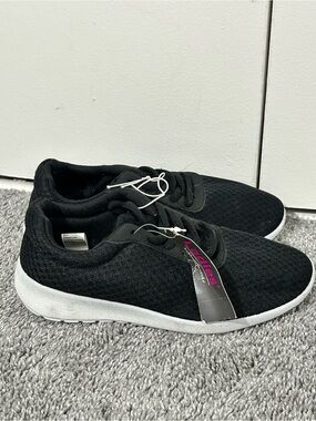 Bobbie Brooks Black Knit Athletic Sneakers with White Sole